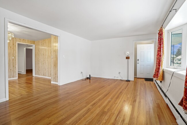 Photo - 241 Soundview Ave Apartment