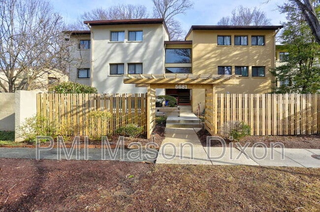 Building Photo - 5681 Harpers Farm Rd Unit F