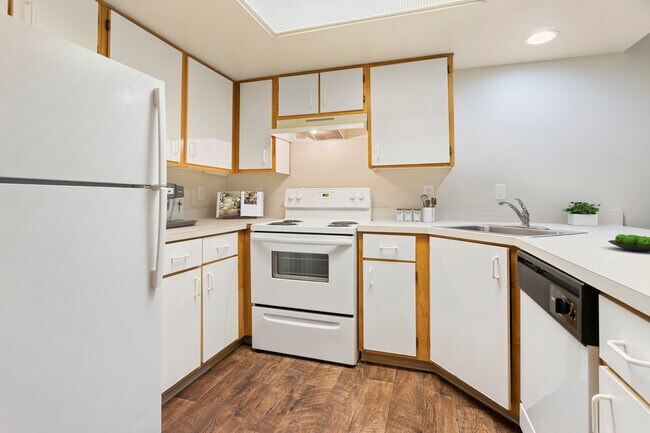 Photo - Brentwood Apartments