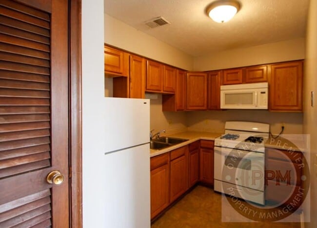 Photo - ALANSCO 1016 N 47 Ave