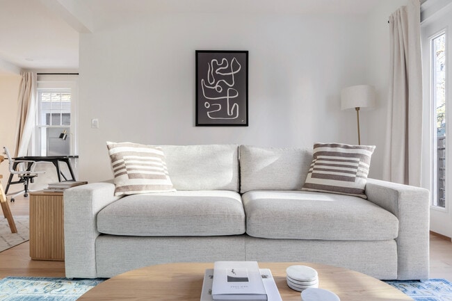 Photo - 50 Kinnaird St Unidad FL1-ID1153