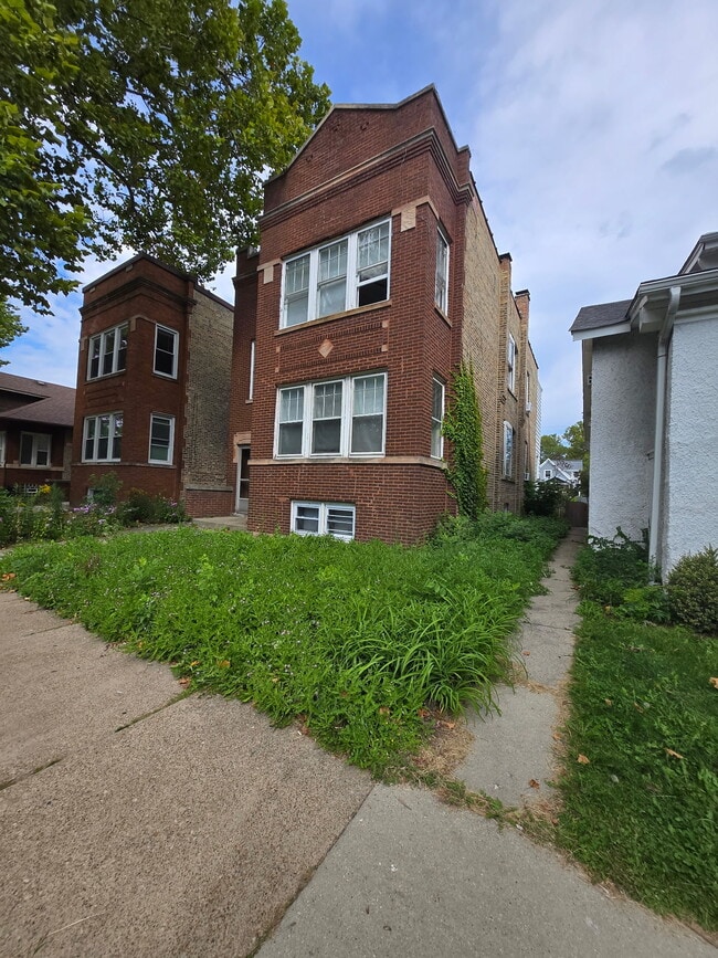 Building Photo - 5311 N Kimball Ave Unit 2