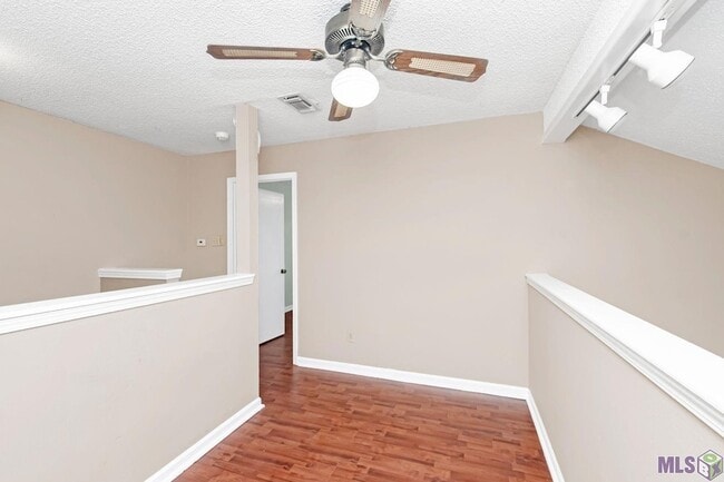 Photo - 1865 Fountain Ave
