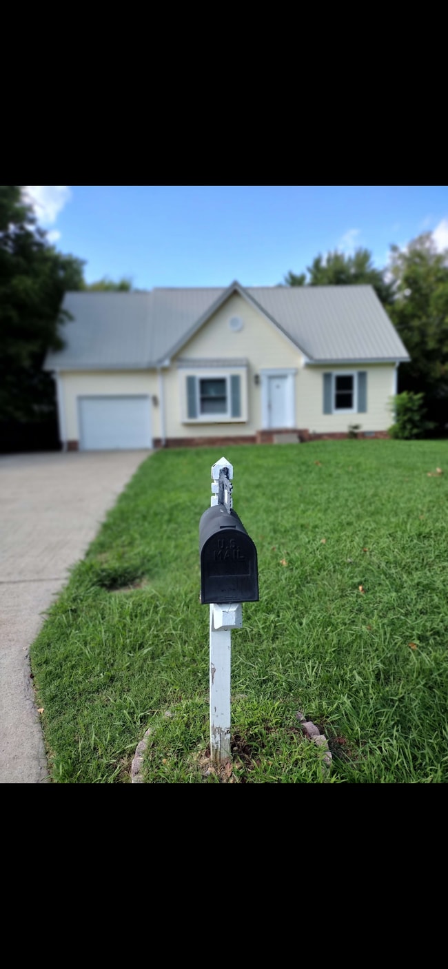 Photo - 219 Jim Thorpe Dr