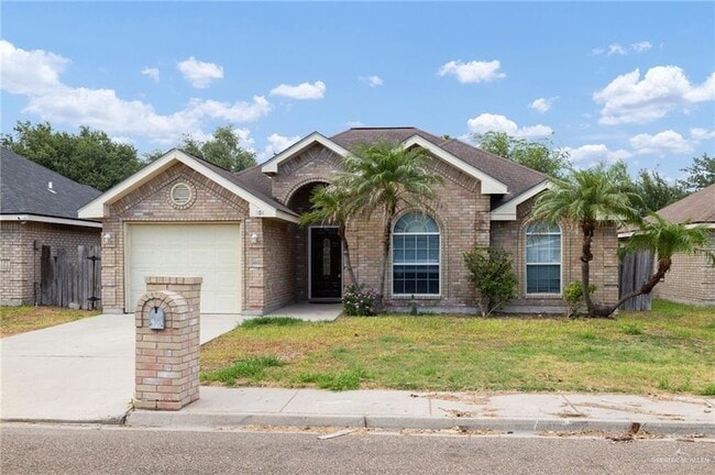 Building Photo - 904 W Douglas Dr Rental
