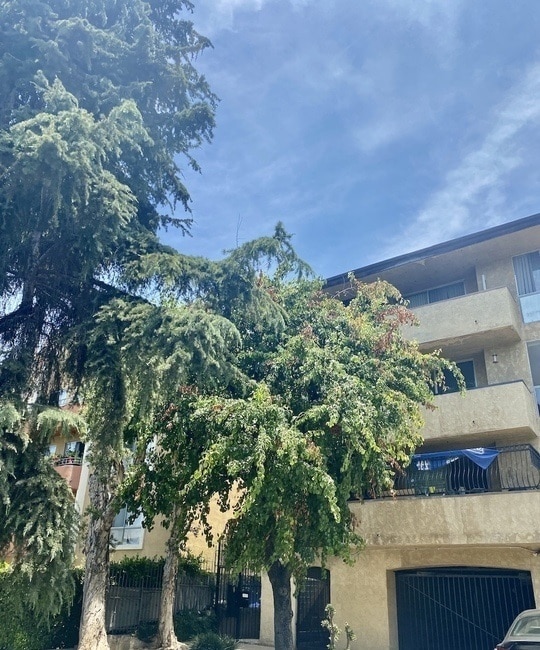 Building Photo - 244 S La Fayette Park Pl Unit 204