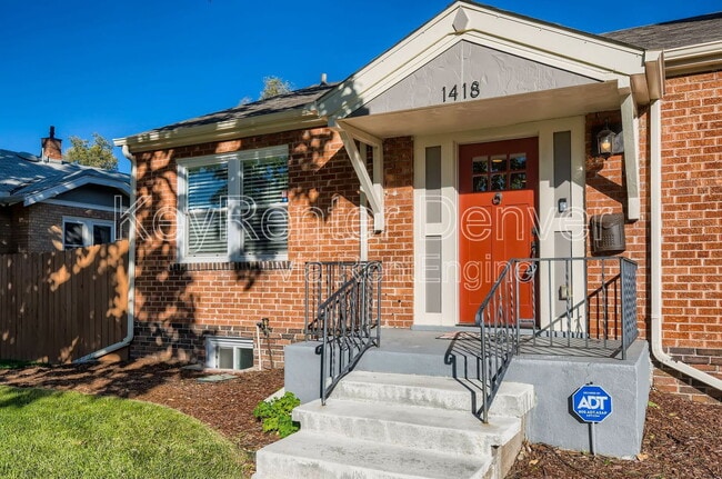 Photo - 1418 Roslyn St
