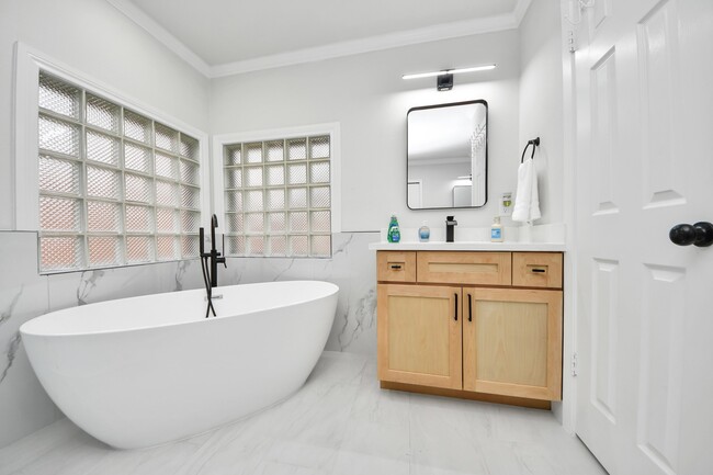 Photo - 10003 Briarwild Ln