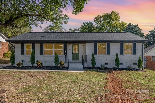 Building Photo - 3208 Clearview Dr