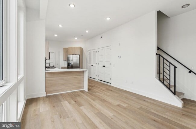 Building Photo - 136 E Cumberland St Unit 3