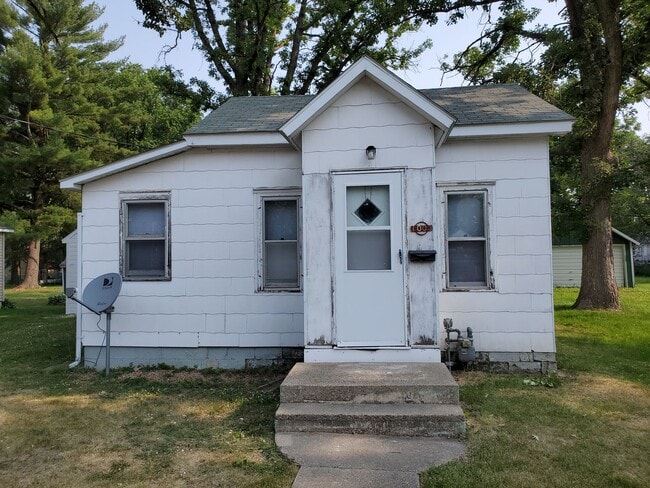 Building Photo - 2 bedroom 1 bath house