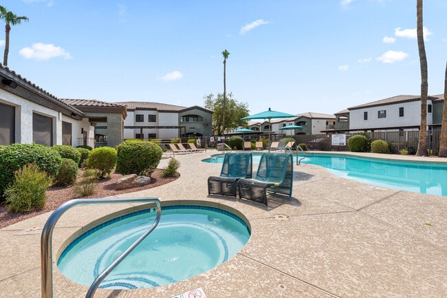 Palm Court Apartments apartments — community photo