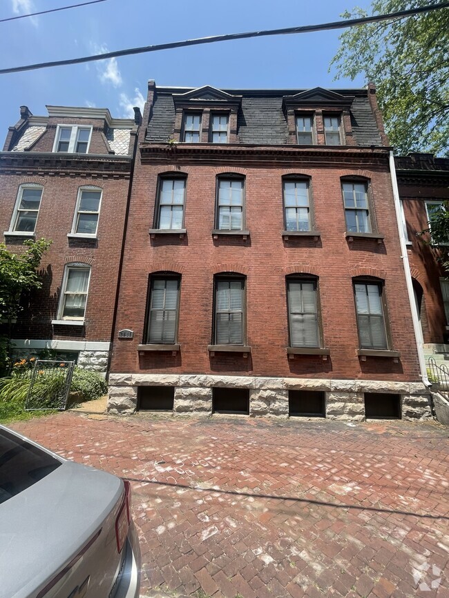 Building Photo - 2511 S 9th St. Rental