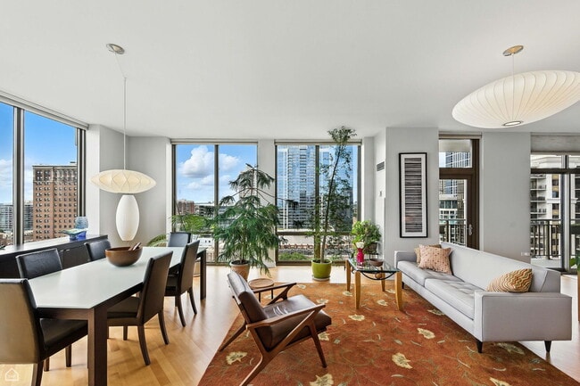 Photo - 1335 S Prairie Ave Unit 1706