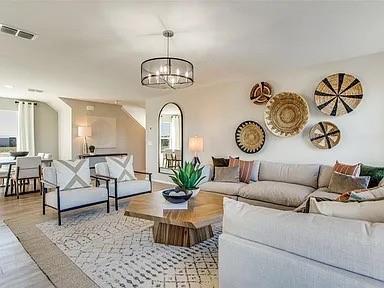 Photo - 305 Hopson St