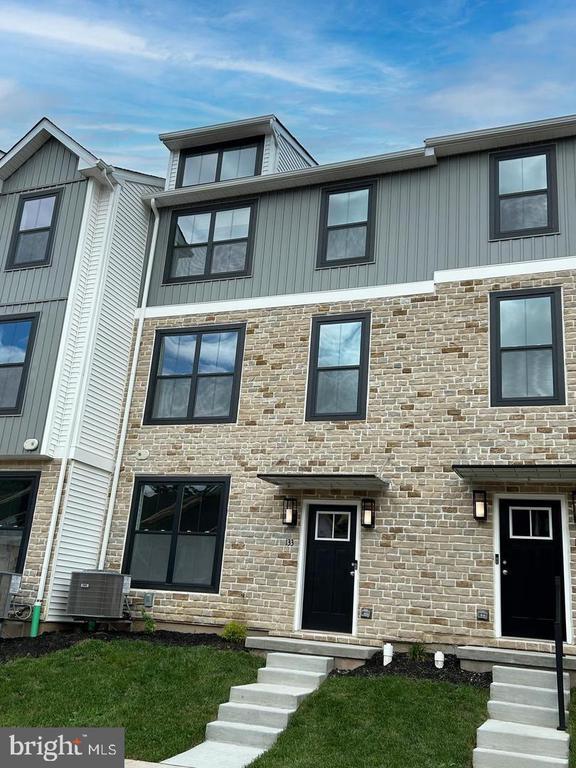 135 Cobblestone Dr