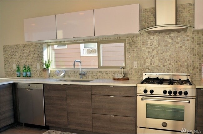 Photo - Modern and Stylish Home in Alki Beach Neig...