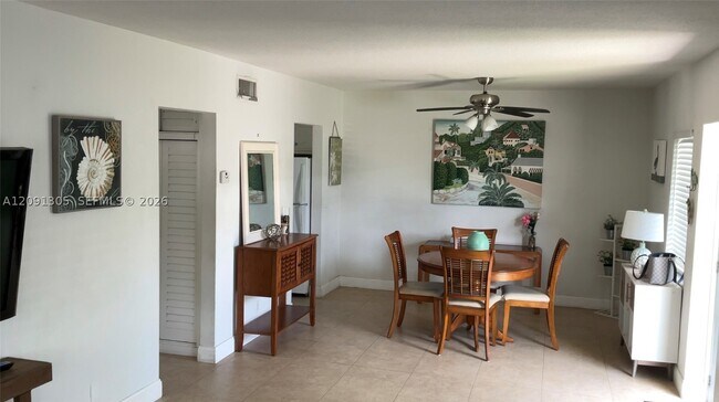262 SE 9th Ave Unit A