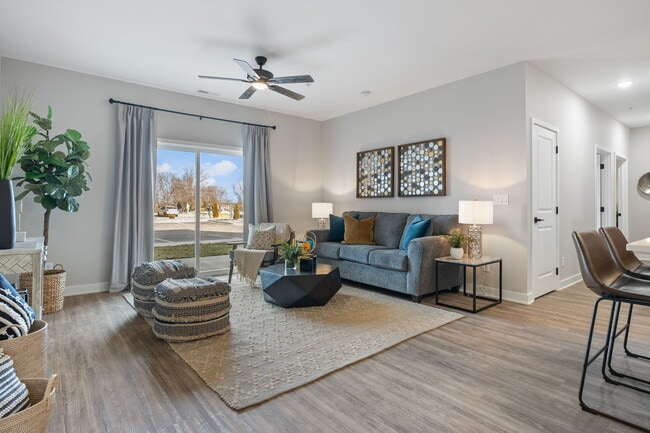 Photo - Thompson Square Apartments