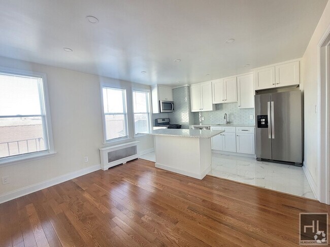 Building Photo - Tastefully Renovated 2 bedroom 1 bathroom ... Unit 2 Rental