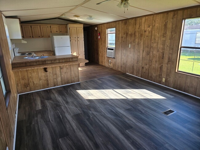 Photo - 472 Ruben Wells Rd