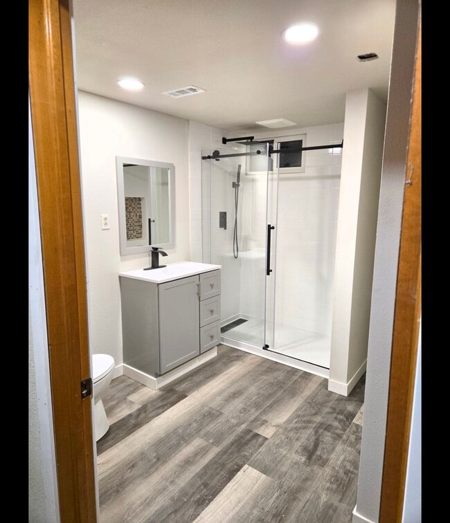 Photo - 205 Cypress Cir