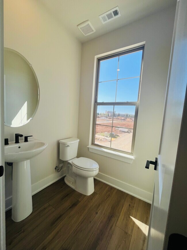 Photo - 2615 Wilkinson Pike