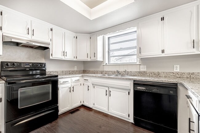 Photo - Beautiful home in an established neighborhood with a new roof is waiting for you!