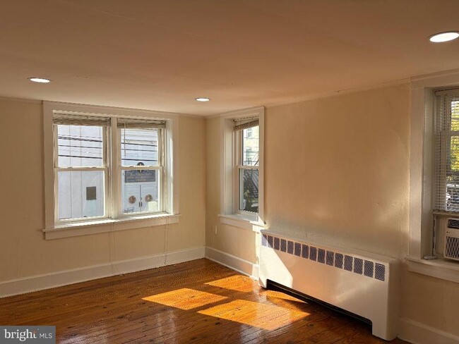 Building Photo - 24 N Union St Unit 1