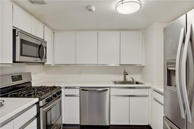 Photo - 23 Water Grant St Unidad 4J