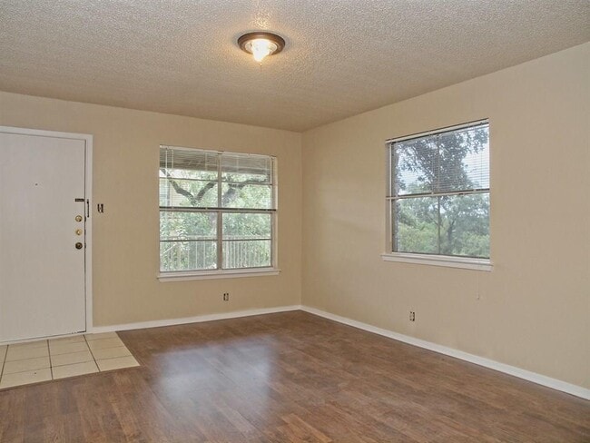 Photo - 509 Cedar Dr Unit 201