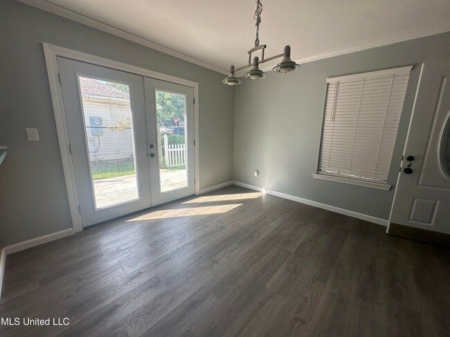 Photo - 1113 Beach Ave
