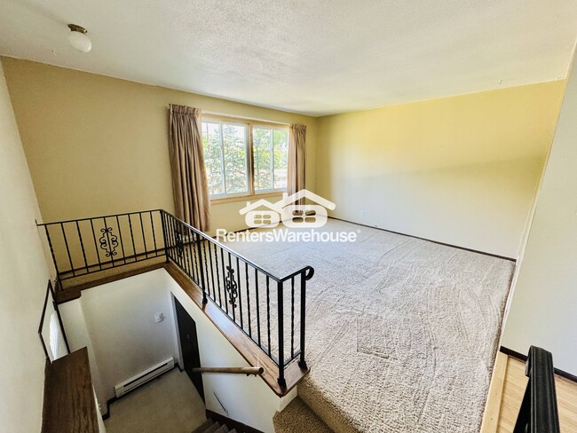 Building Photo - 5043 Shoreline Dr Rental