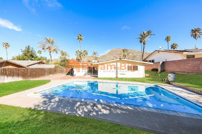 Photo - 652 Massachusetts Ave