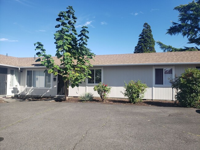 Photo - Updated Four-Plex in SE Portland with Fenc...