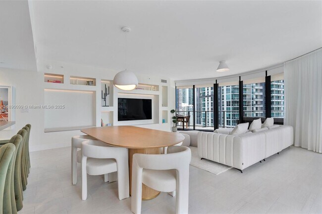 Photo - 1000 Brickell Plaza Unidad 2102