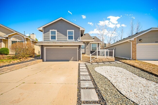 Building Photo - Stunning tri-level remodeled home in Briargate!