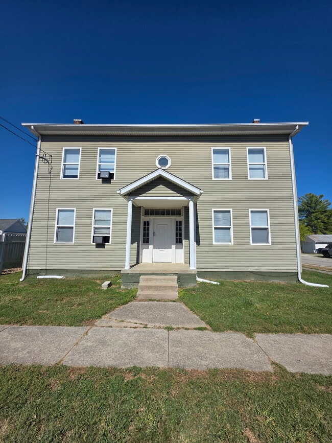 Building Photo - 702 W Main St Unit A