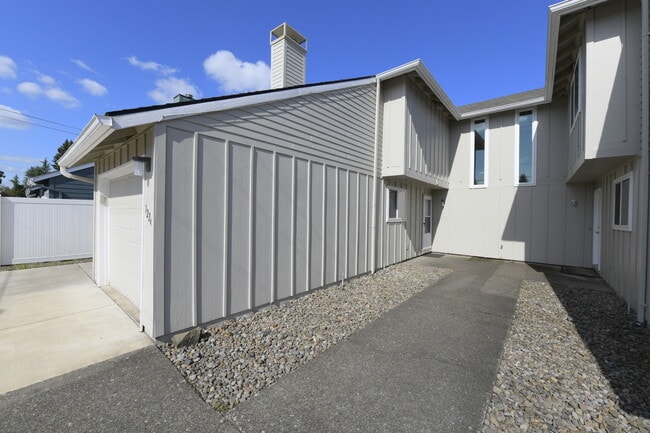 Photo - 1224 46th Pl SE