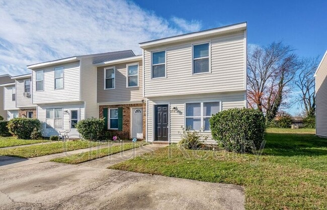 Photo - 2716 Peach St