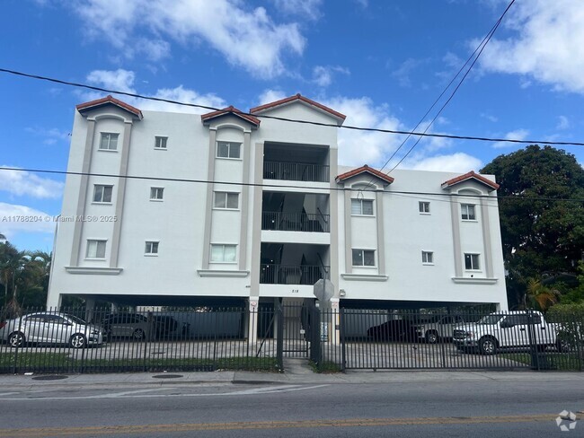 Building Photo - 218 SW 8th Ave Unit 202 Rental