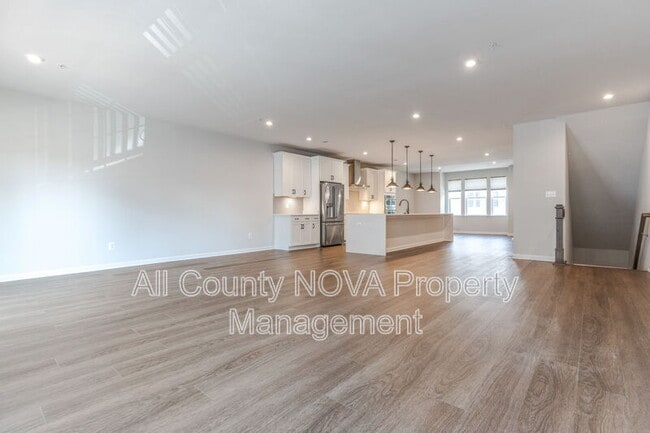 Building Photo - 10549 John Glenn St Rental