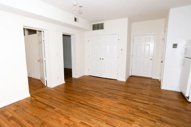 Photo - 922 W Dakin St Unit 503