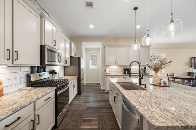 Photo - 573 Newcomb Holw Dr