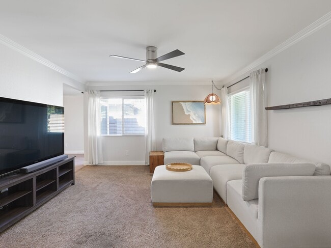 Photo - 1619 Carmel Cir W