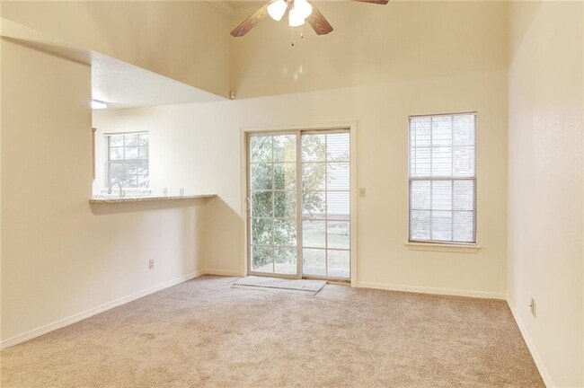 Photo - 1730 N Chestnut Ave