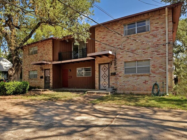 Photo - 206 Park Ln Townhome