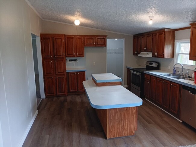 Photo - 325 E Jewett Ave