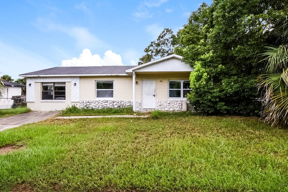 Photo - 206 Yale Dr House