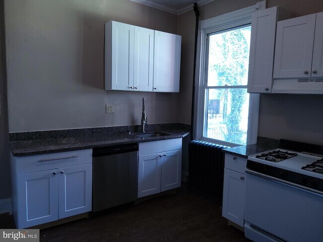 Photo - 2816 St Paul St